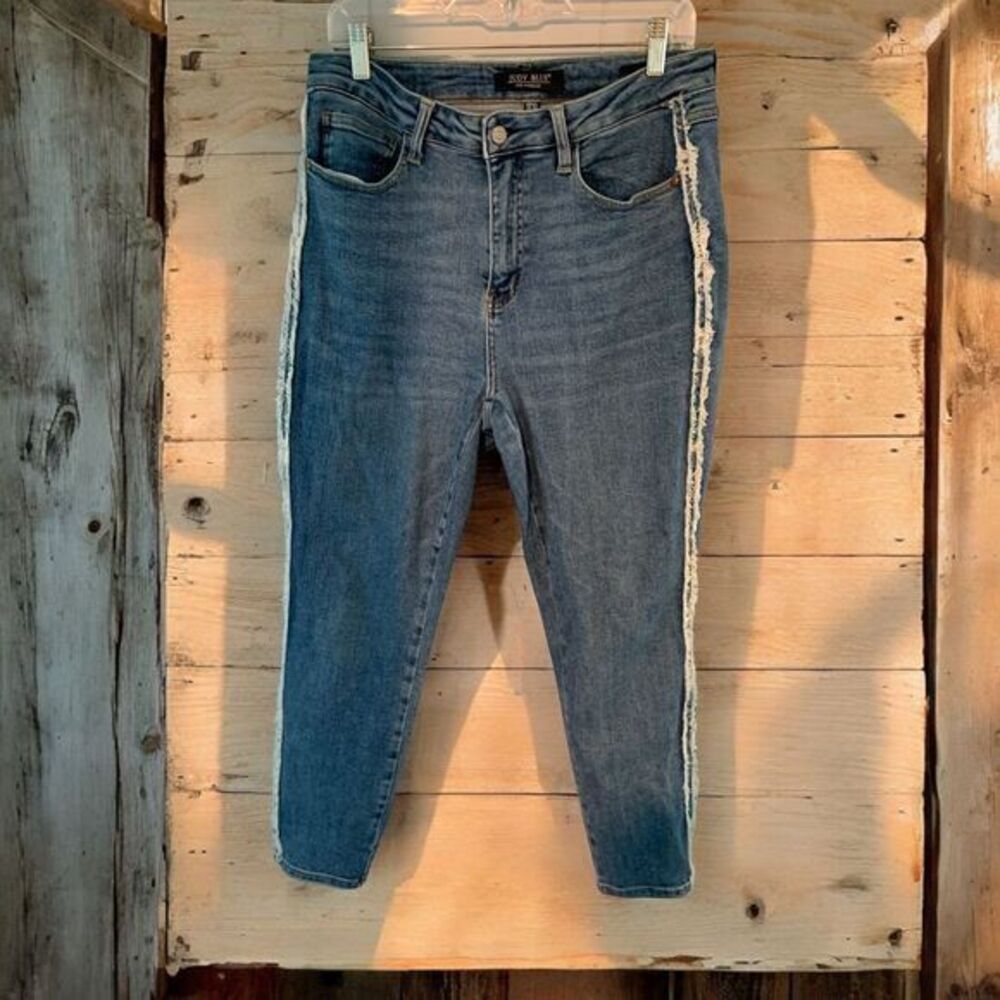 Judy‎ blue serenity FRAY slim fit jeans size 11/30